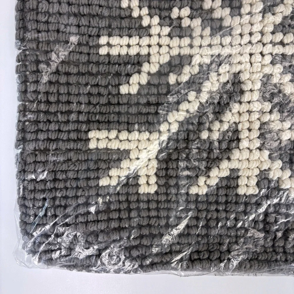 NWT Mina Victory‎ Loop Snowflake Pillow Cover 22x22 Gray Ivory Nourison